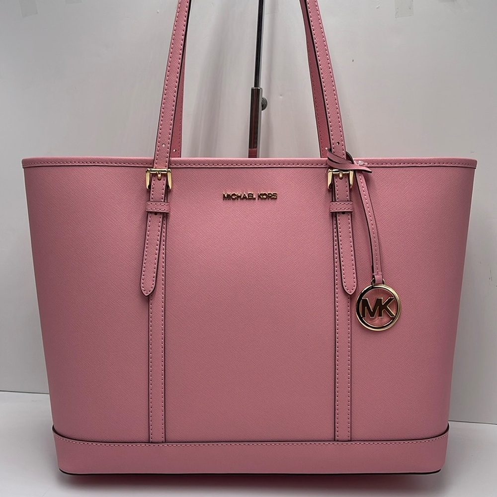 MICHAEL KORS
Jet Set Travel Lg Top Zip Shoulder Tote Saffiano Leather
Carnation - Picture 10 of 16